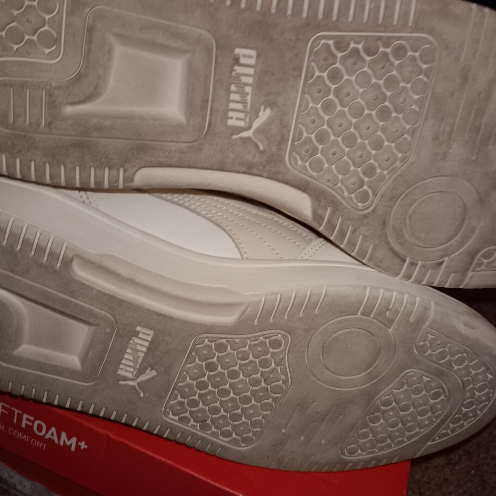 High Top white Puma Sneakers, Women's Size 10m - Picture 3 of 3
